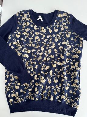 Joie sweater! Lightweight. patterned silk front. Cashmere sleeves & back.Size XS